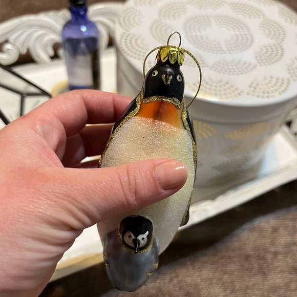 NWOT Emperor Penguin & Baby Christmas Ornament - Picture 5 of 5
